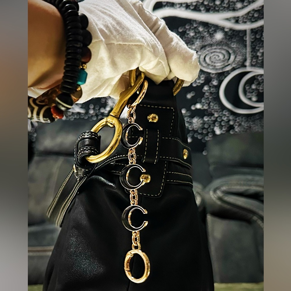 Vintage Y2K Coach soho Black Leather Shoulder Bag with Gold Hardware 2005years - Picture 10 of 17